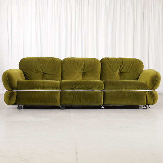 Isku Hannibal three-seater sofa in original green velvet, front view