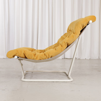 Dux Formula lounge chair with yellow velvet and cream-white frame – original product photograph