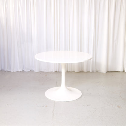 Asko Amigo Round Dining Table