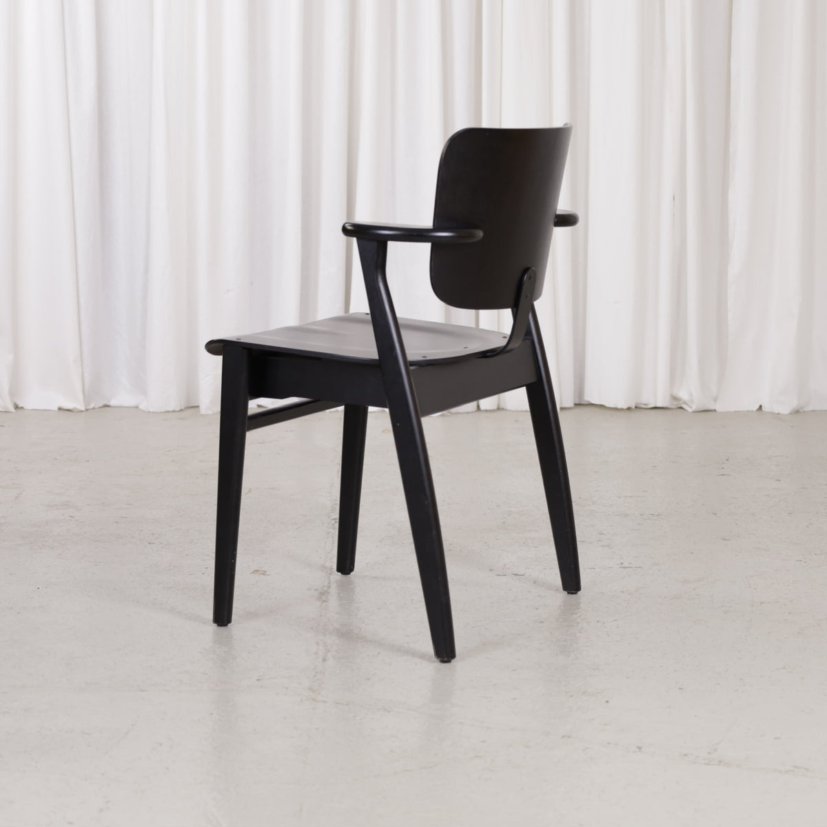 Black Artek Domus chair by Ilmari Tapiovaara, view 2802