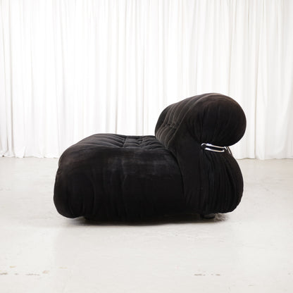 Cassina Soriana sofa in black corduroy – side view