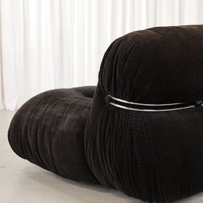 Cassina Soriana sofa in black corduroy – side upholstery detail