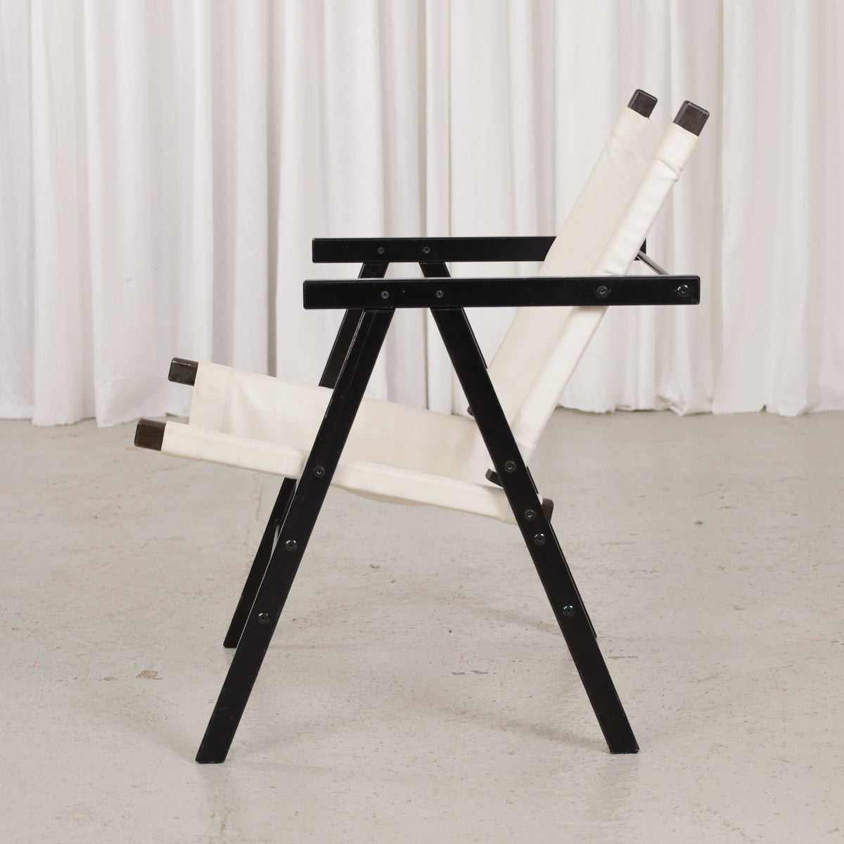 Yrjö Kukkapuro Pressu 2 chair – Side view