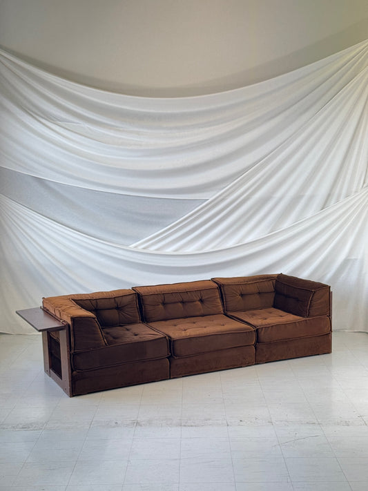 Vilka modular sofa with sculptural wooden frame and brown velvet upholstery, 3-piece vintage design set from the 1970s.