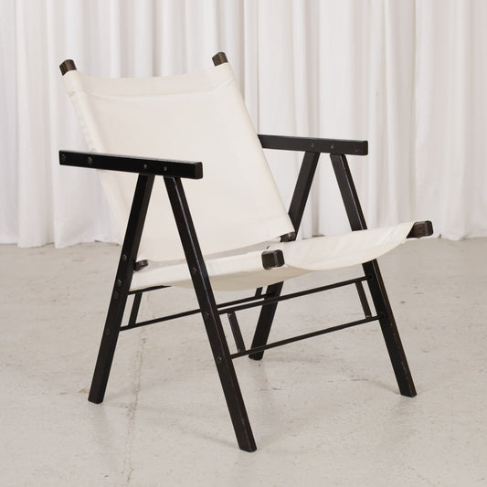 Yrjö Kukkapuro Pressu 2 chair – Front angled view
