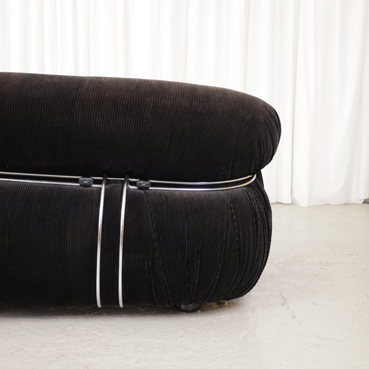 Cassina Soriana sofa in black corduroy – rear frame and upholstery