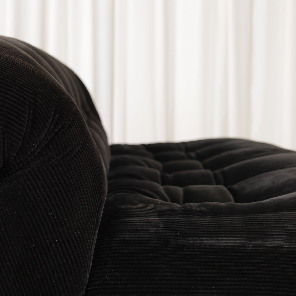 Cassina Soriana sofa in black corduroy – seat and backrest detail