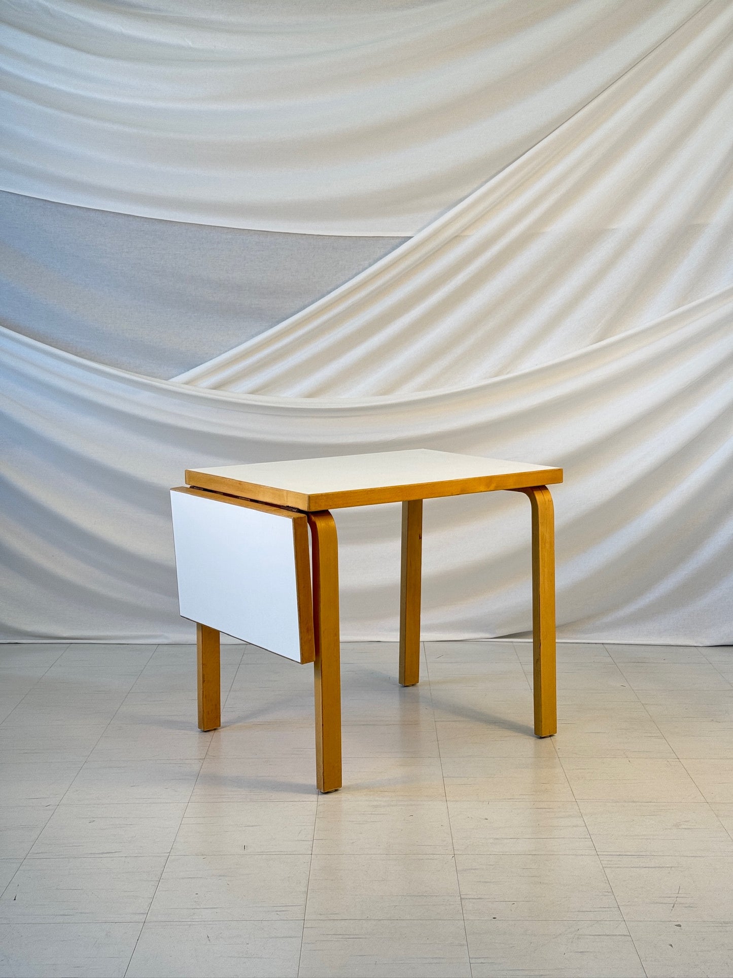 Artek DL82 드롭리프 테이블 OY HUONEKALU- JA RAKENNUSTYTEHDAS AB, 1950/1960S