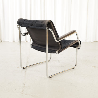 Yrjö Kukkapuro Pressu lounge chair – Opposite rear angled view
