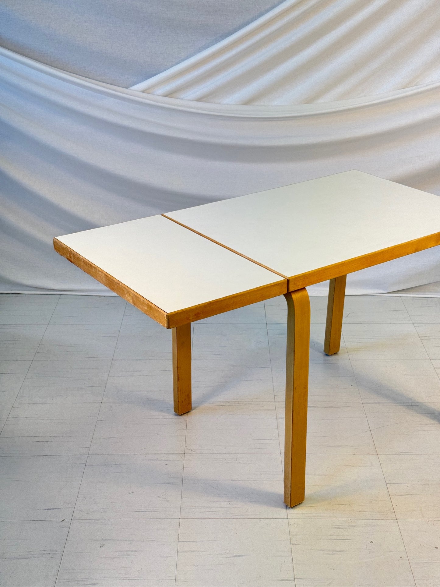 Artek DL82 드롭리프 테이블 OY HUONEKALU- JA RAKENNUSTYTEHDAS AB, 1950/1960S