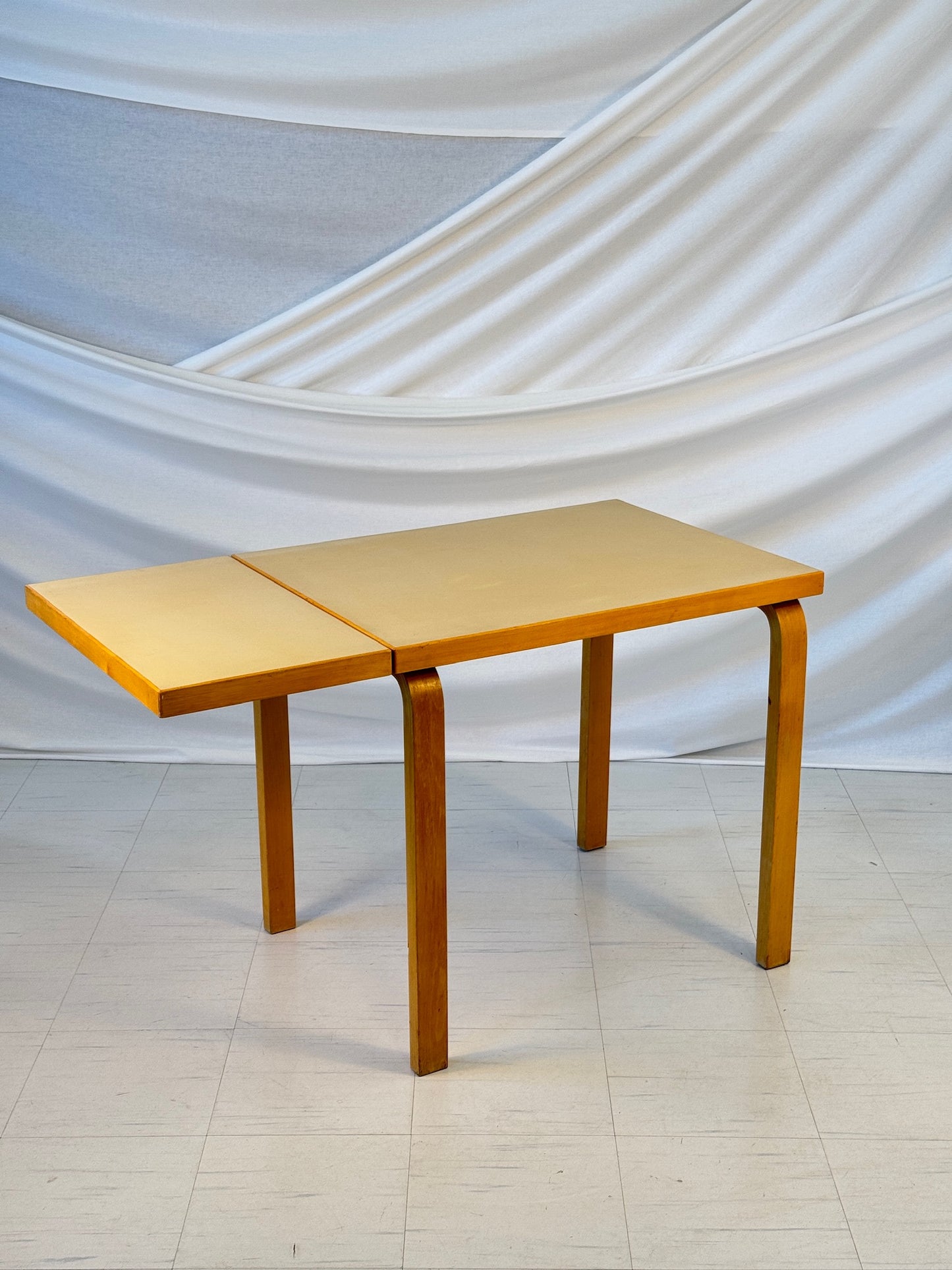 Artek DL82 드롭리프 테이블 OY HUONEKALU- JA RAKENNUSTYTEHDAS AB, 1950/1960S