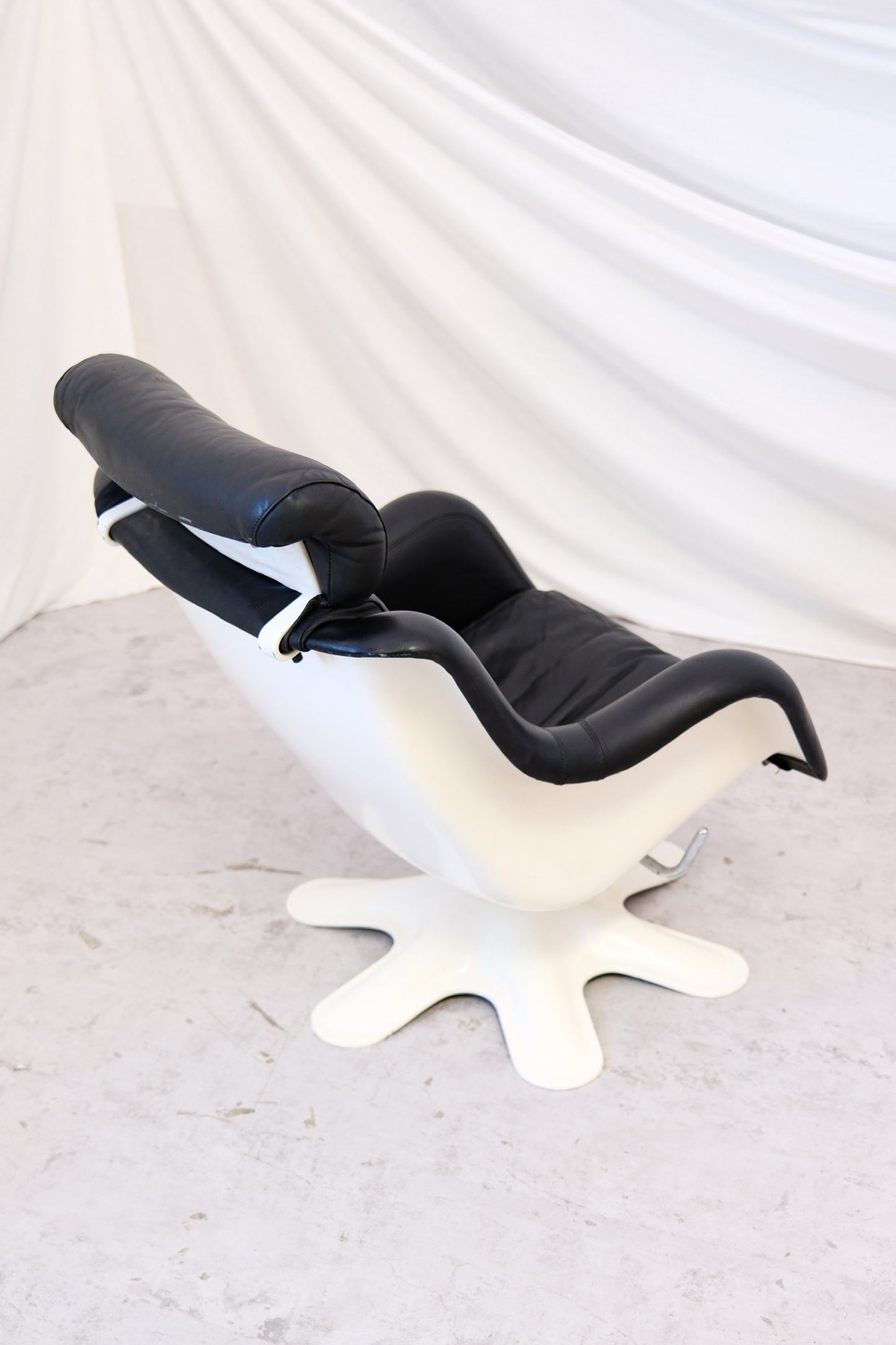 Yrjö Kukkapuro Karuselli armchair - Haimi 1960s - Black Leather