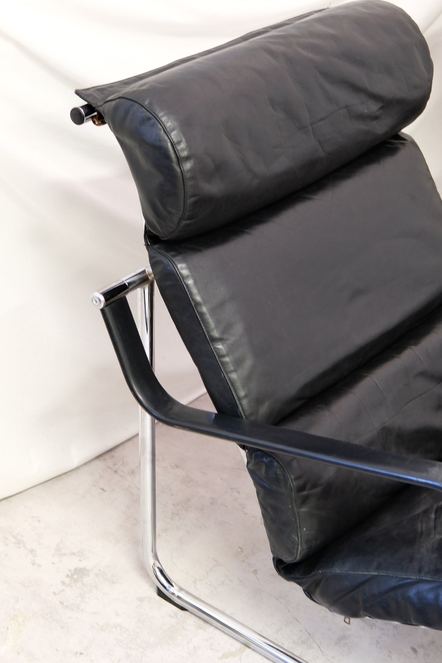 Yrjö Kukkapuro Remmi armchairs in Black Leather - Haimi 1970s