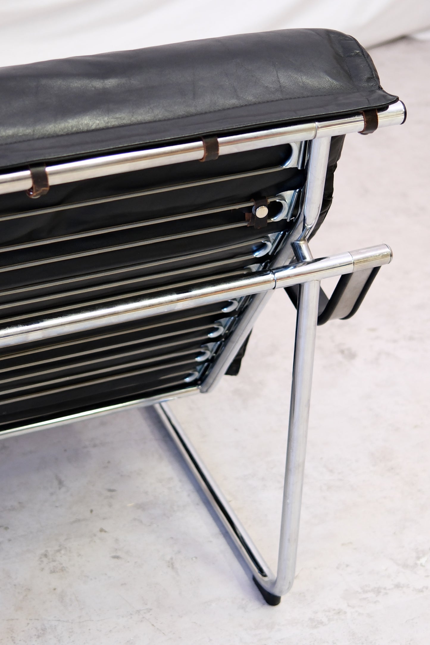 Yrjö Kukkapuro Remmi armchairs in Black Leather - Haimi 1970s