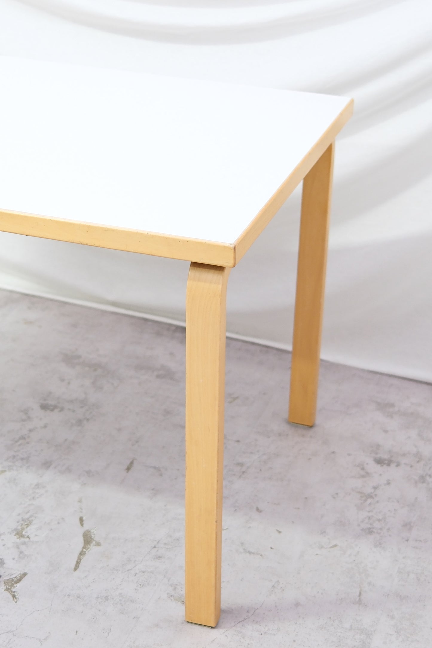 Artek 81B White Laminate top - Alvar Aalto