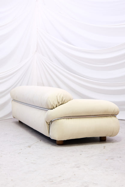 Gianfranco Frattini Sesann 3-seater Sofa - Tacchini - Cream Alcantara