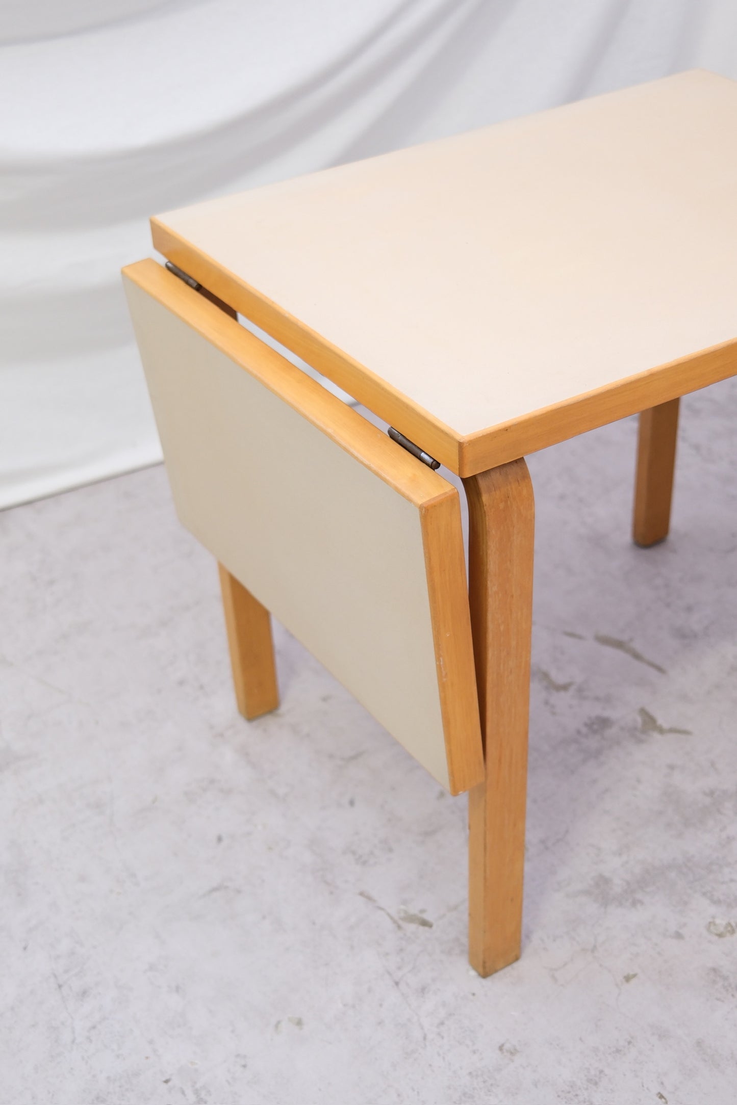 Artek DL82 드롭리프 테이블 OY HUONEKALU- JA RAKENNUSTYTEHDAS AB, 1950/1960S