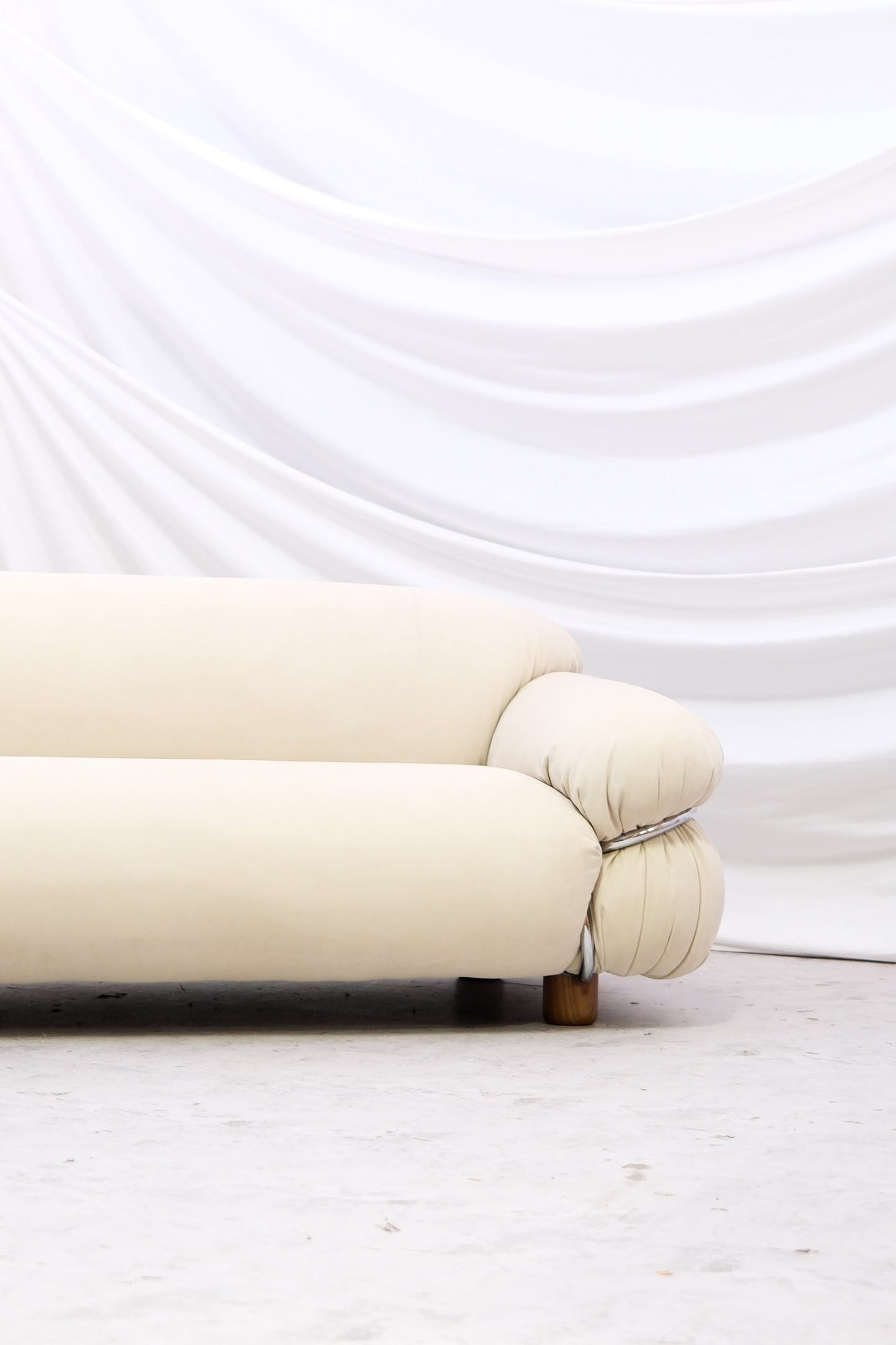 Gianfranco Frattini Sesann 3-seater Sofa - Tacchini - Cream Alcantara