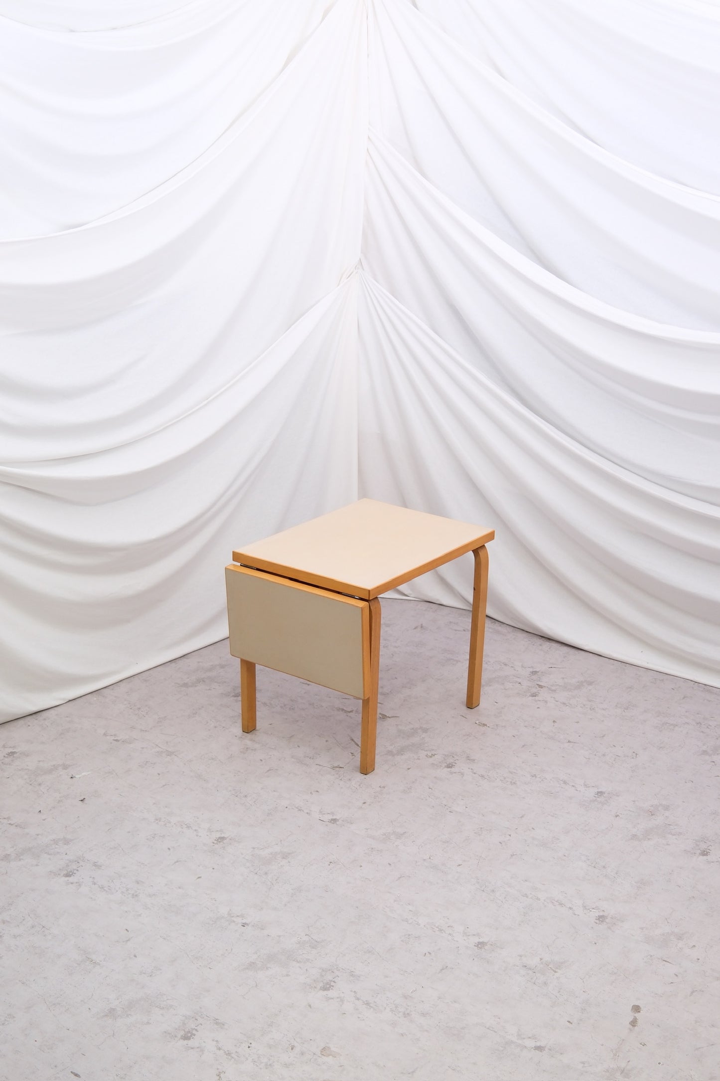 Artek DL82 드롭리프 테이블 OY HUONEKALU- JA RAKENNUSTYTEHDAS AB, 1950/1960S