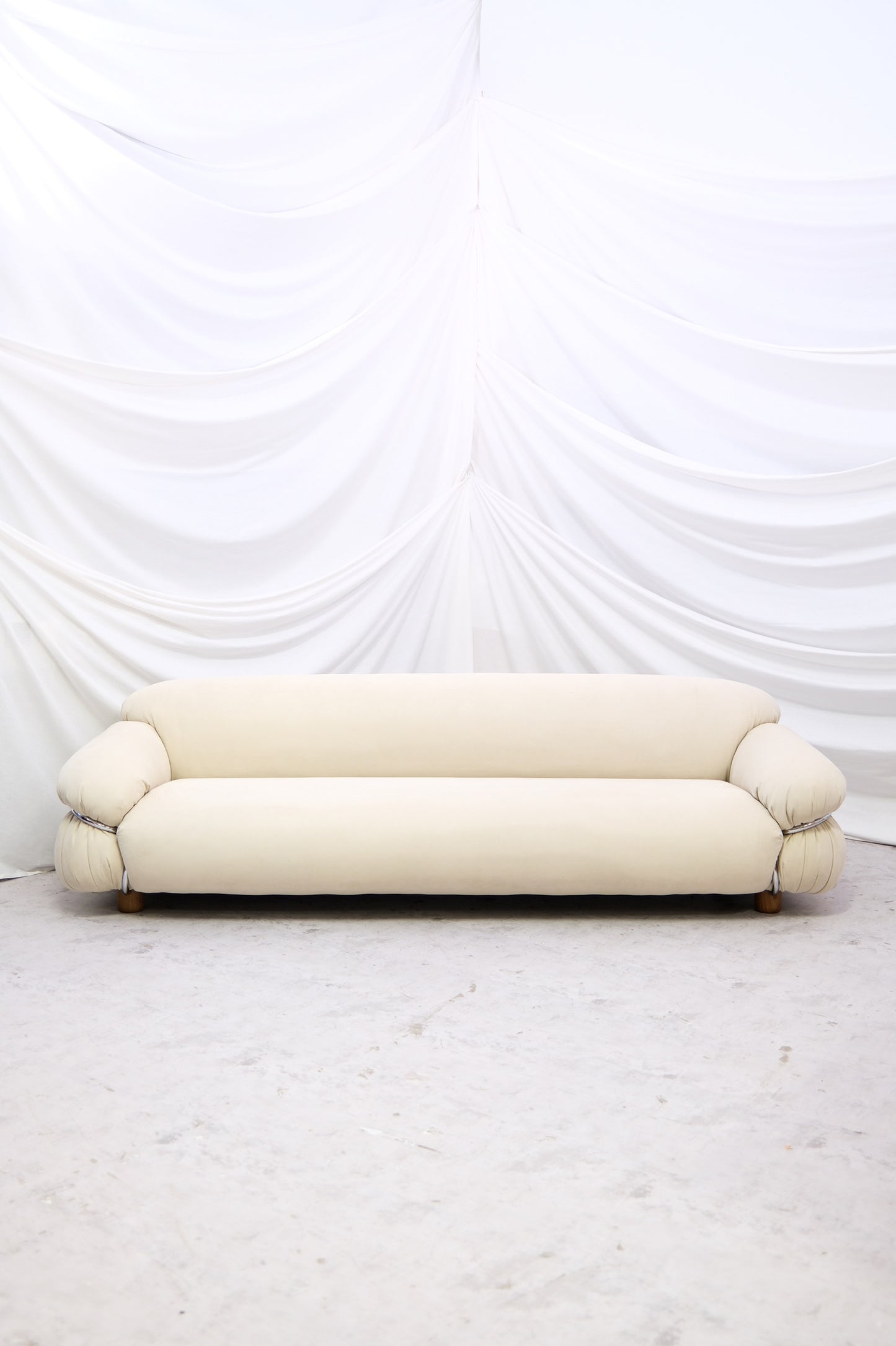 Gianfranco Frattini Sesann 3-seater Sofa - Tacchini - Cream Alcantara