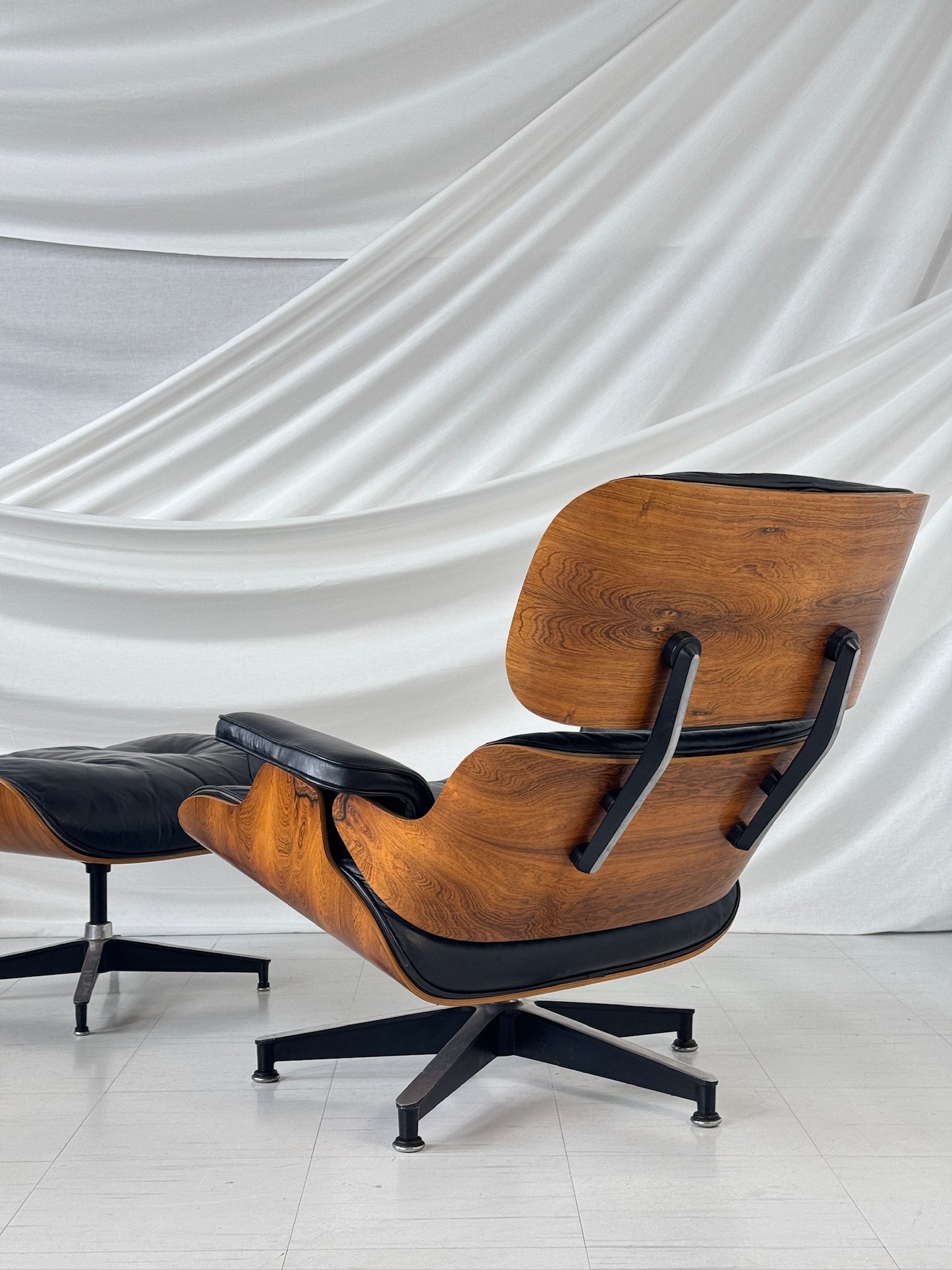 Herman Miller Eames Lounge Chair & Ottoman in Rosewood and Black Leather – USA, 1960s