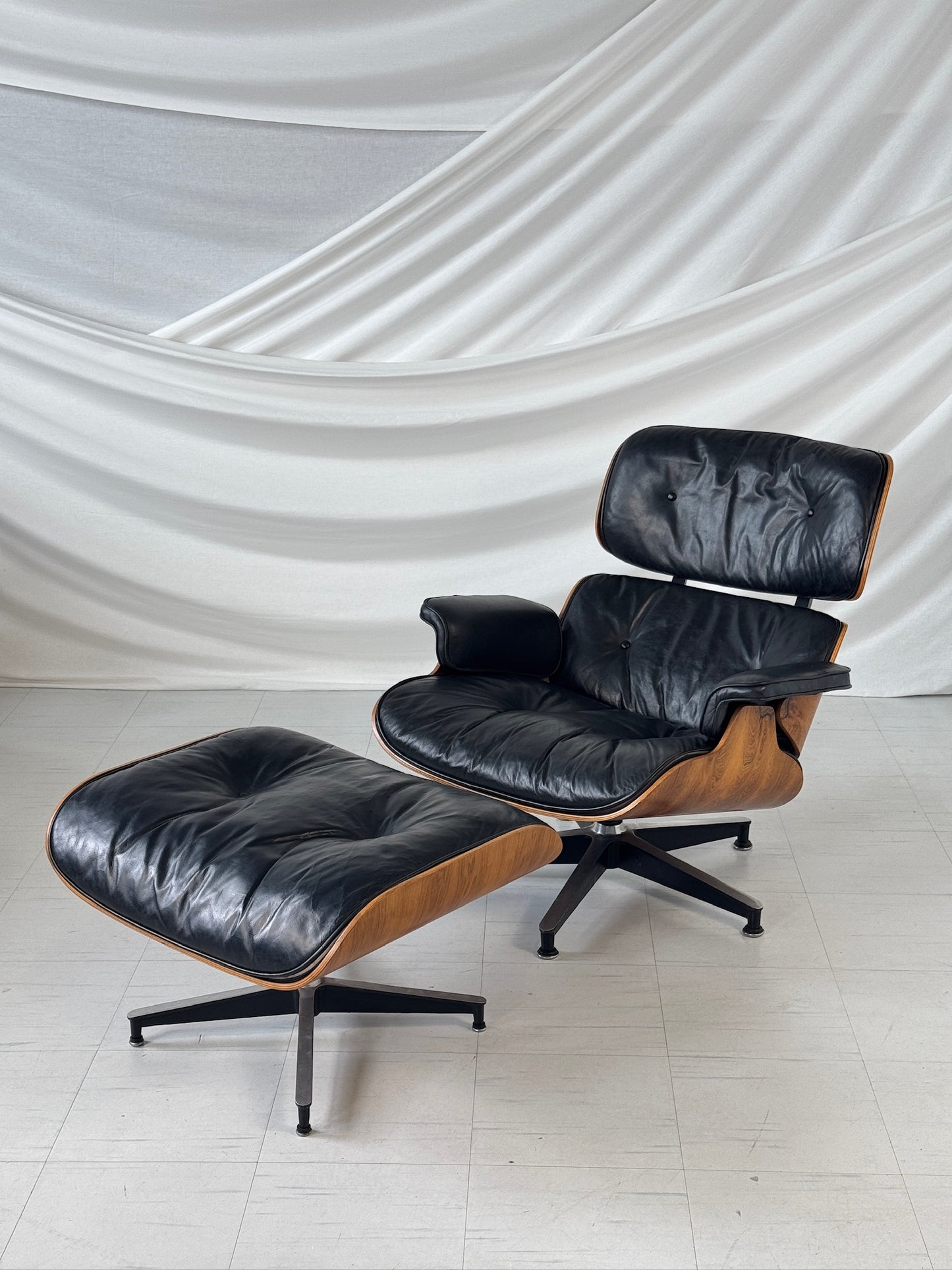Herman Miller Eames Lounge Chair & Ottoman in Rosewood and Black Leather – USA, 1960s