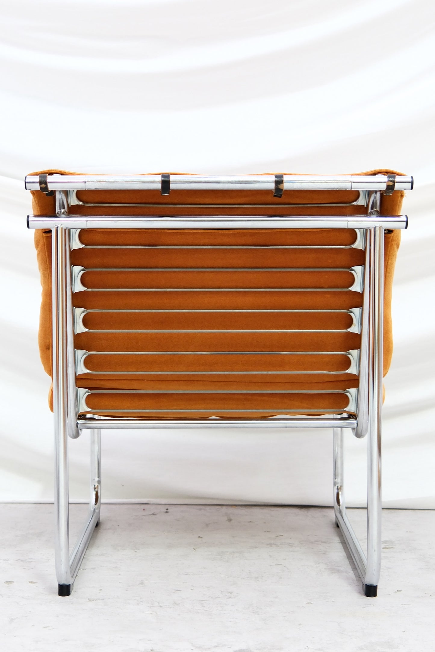 Yrjö Kukkapuro Remmi lounge chairs - Orange Velvet (2 available)