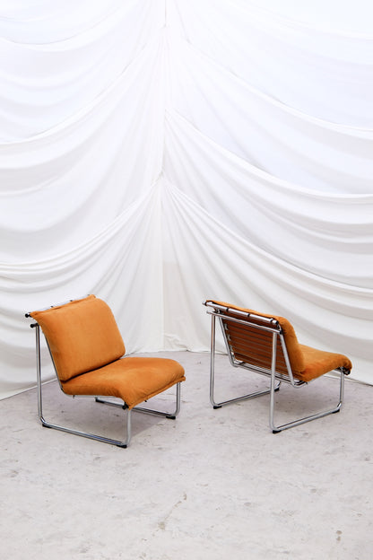 Yrjö Kukkapuro Remmi lounge chairs - Orange Velvet (2 available)