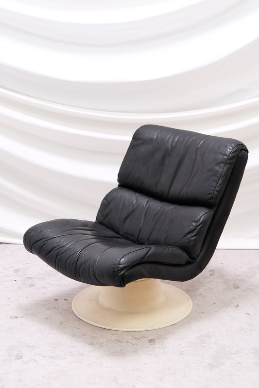Yrjö Kukkapuro Saturnus Armchair - Black Leather (2 available)