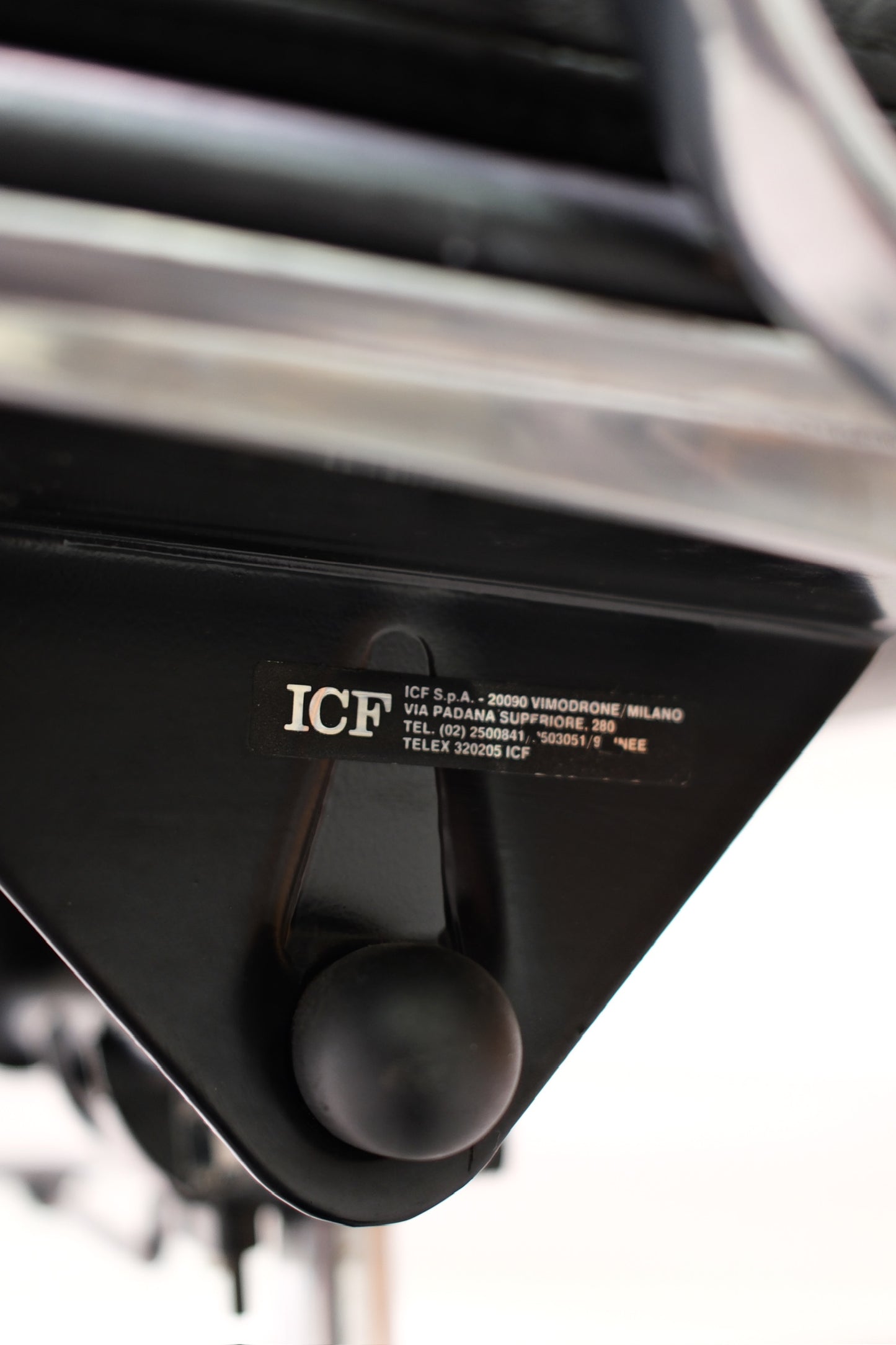 EA217 Soft Pad Chair by Charles & Ray Eames For ICF Italy