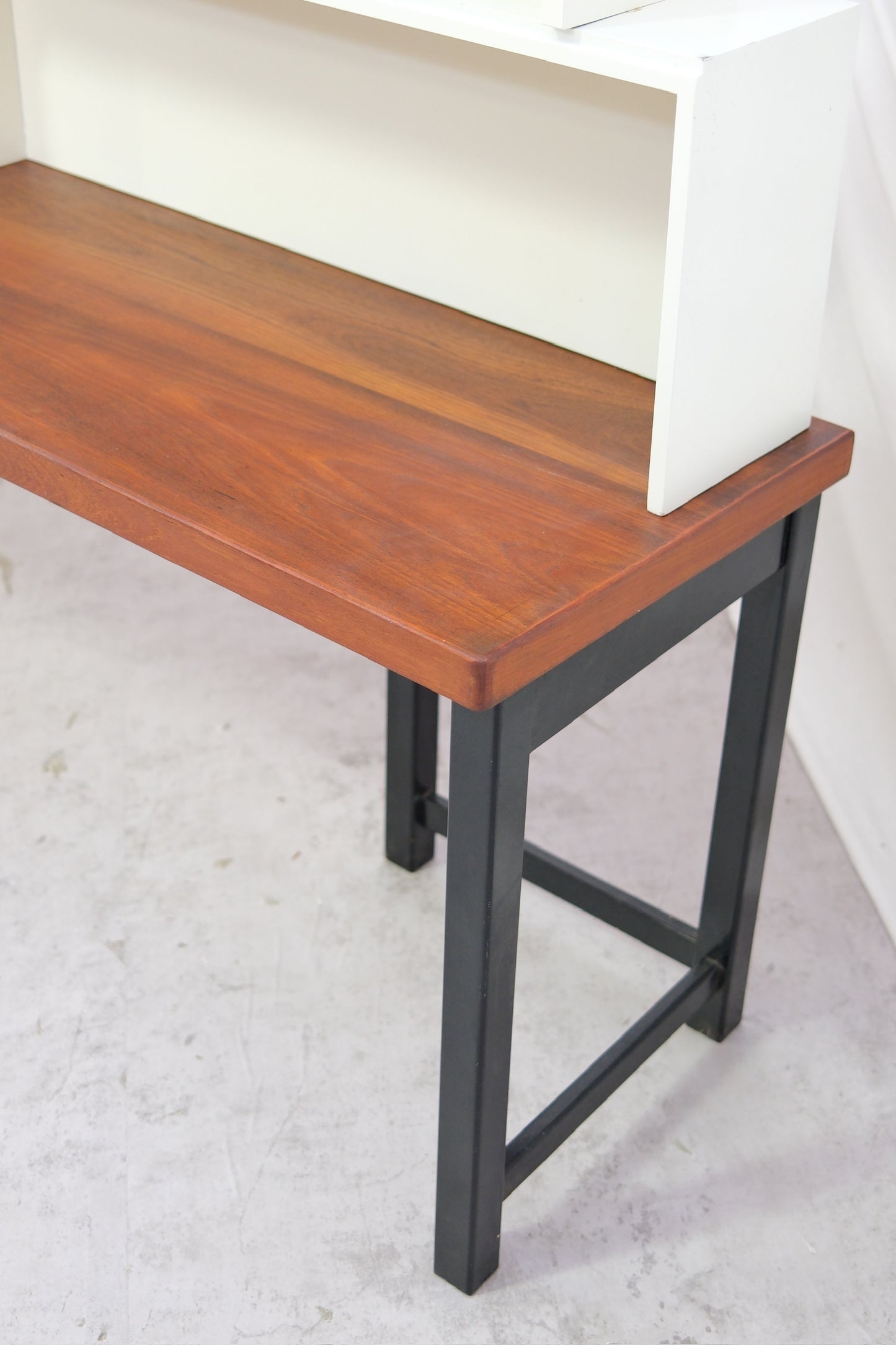 Välipala shelf by Hiort af Ornäs