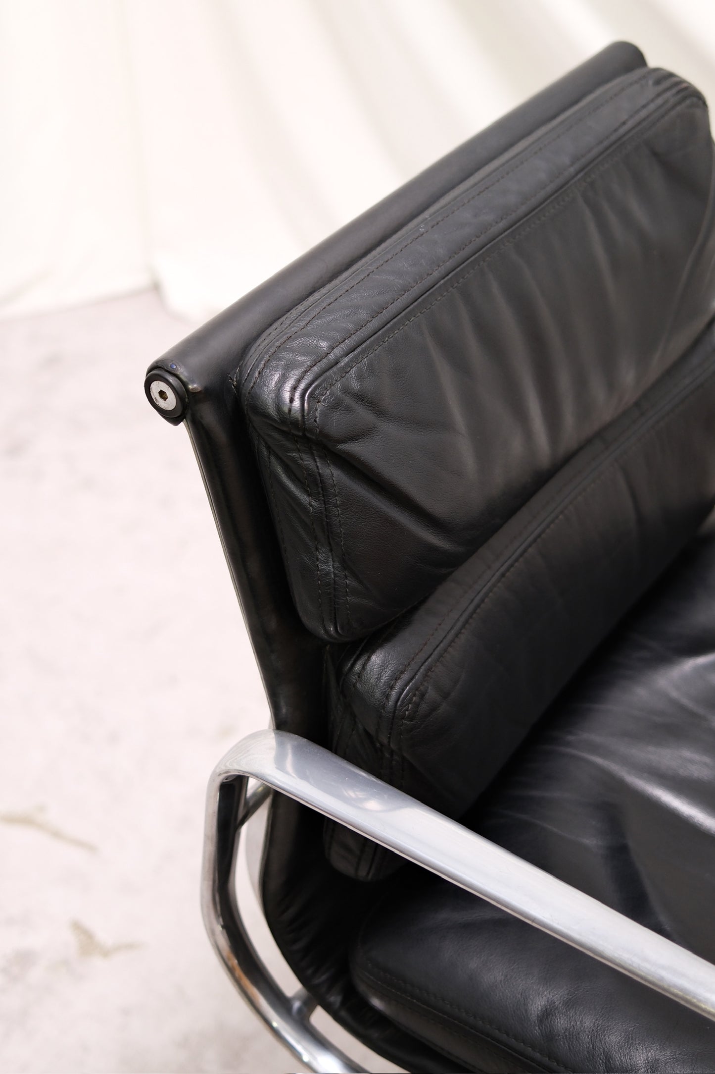 EA217 Soft Pad Chair by Charles & Ray Eames For ICF Italy