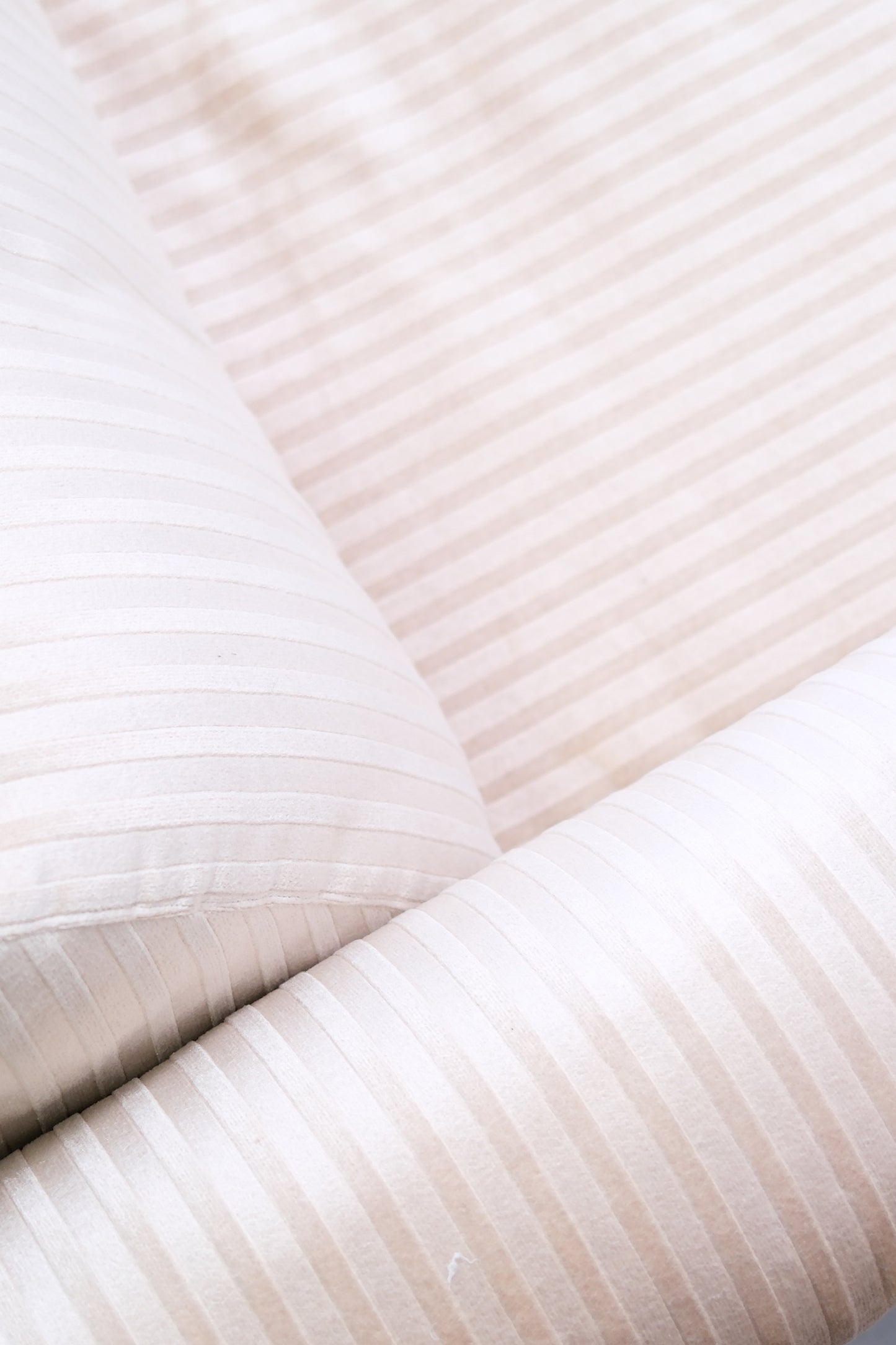 Yrjö Kukkapuro Ateljee 3-Seater Sofa - Teak & Velvet