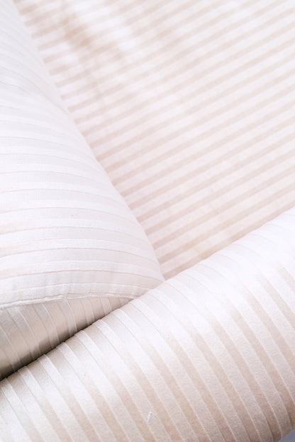 Yrjö Kukkapuro Ateljee 3-Seater Sofa - Teak & Velvet