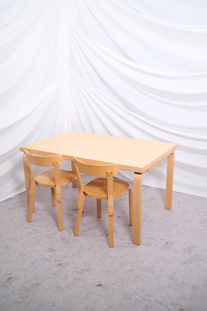 Alvar Aalto Artek 82B table solid birch
