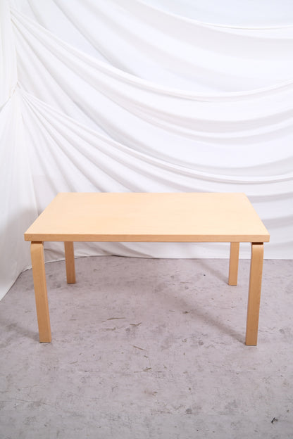 Alvar Aalto Artek 82B table solid birch