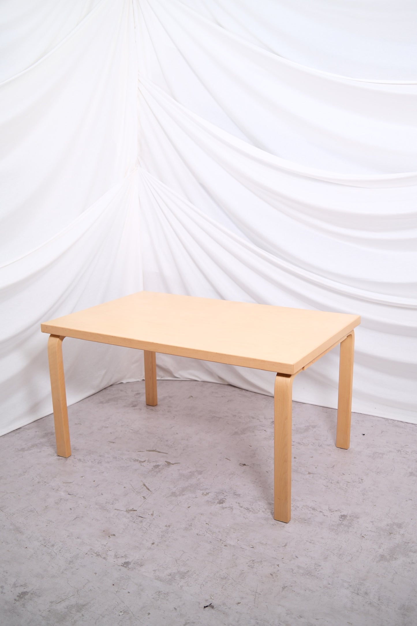 Alvar Aalto Artek 82B table solid birch