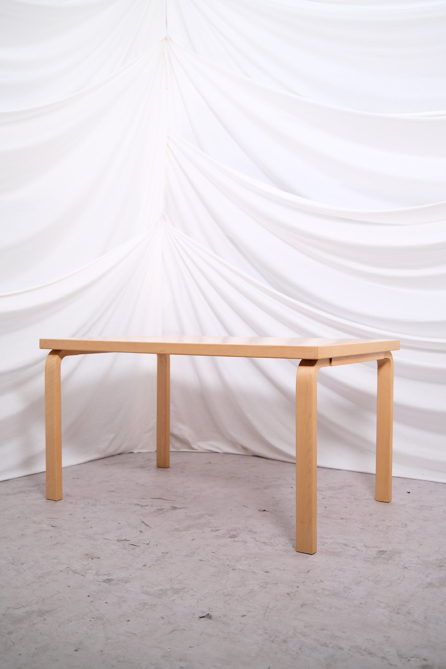 Alvar Aalto Artek 82B table solid birch