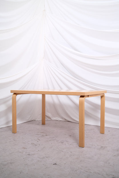 Alvar Aalto Artek 82B table solid birch