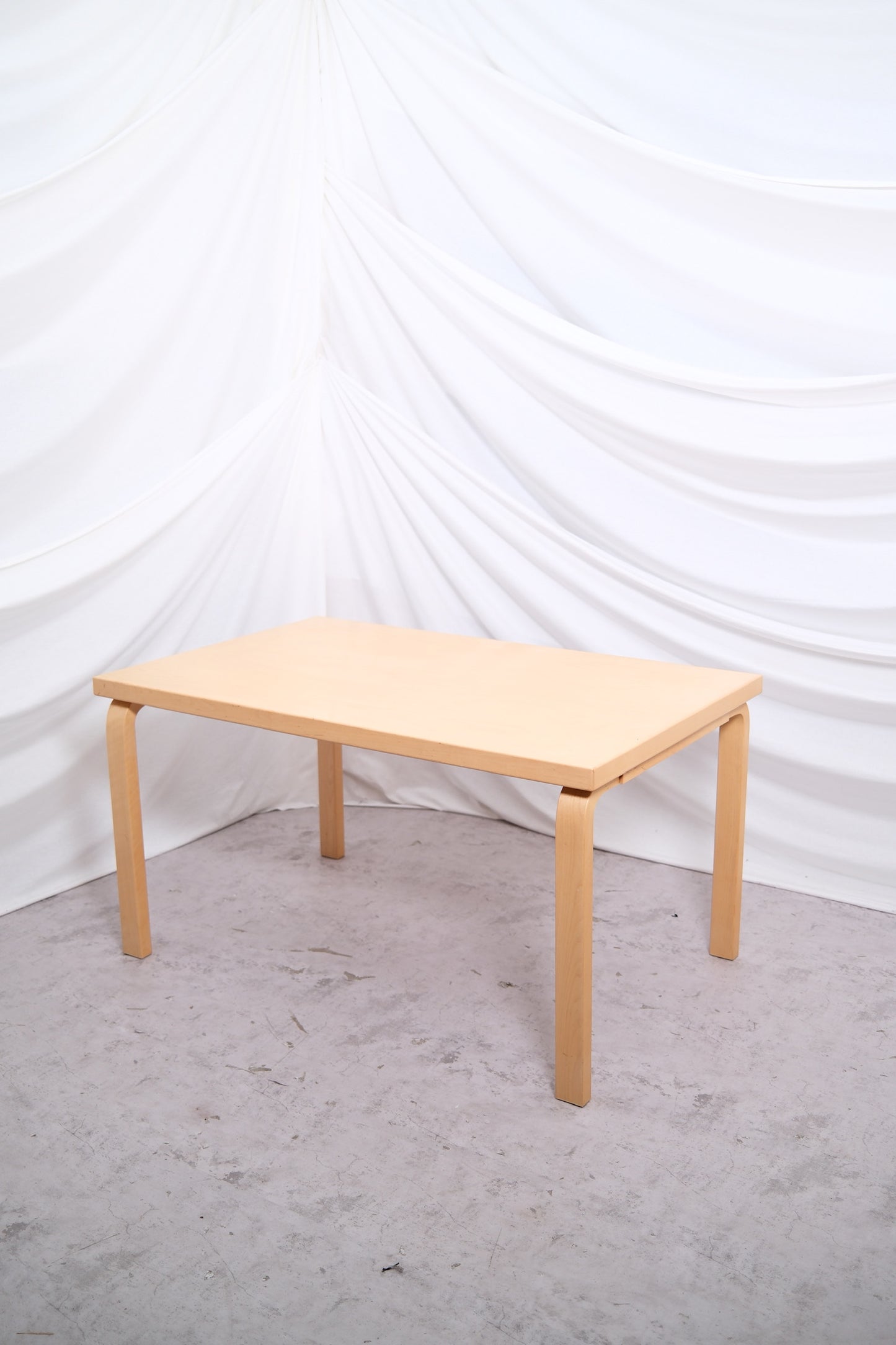 Alvar Aalto Artek 82B table solid birch