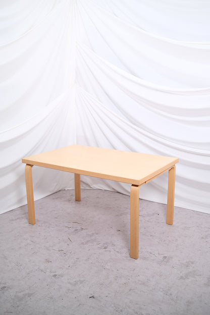 Alvar Aalto Artek 82B table solid birch