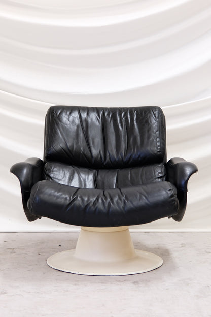 Yrjö Kukkapuro Saturnus Armchair Black leather