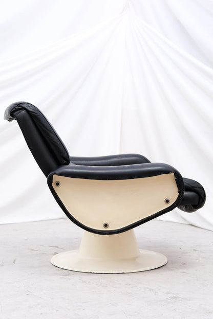 Yrjö Kukkapuro Saturnus Armchair Black leather