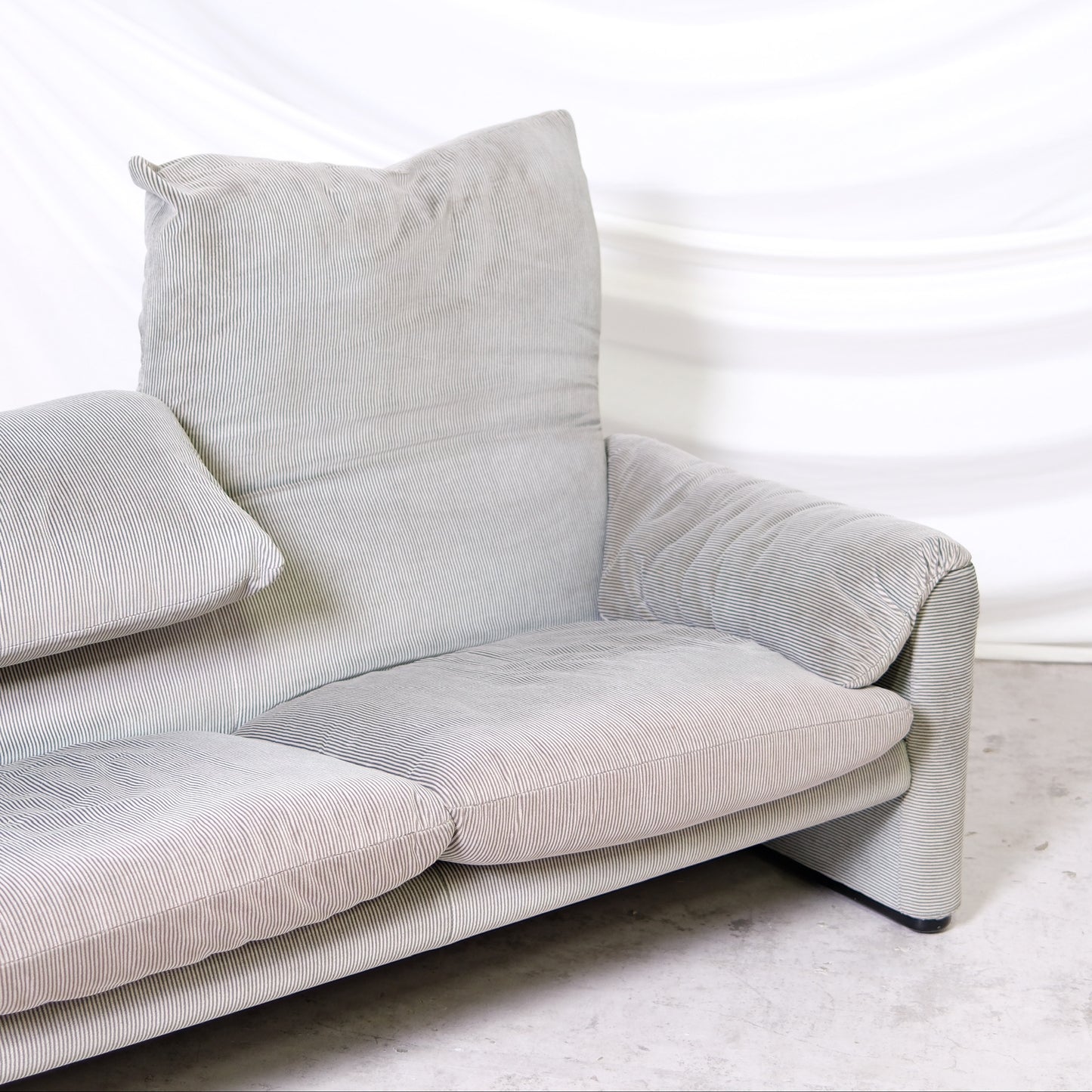 Maralunga Sofa by Vico Magistretti for Cassina