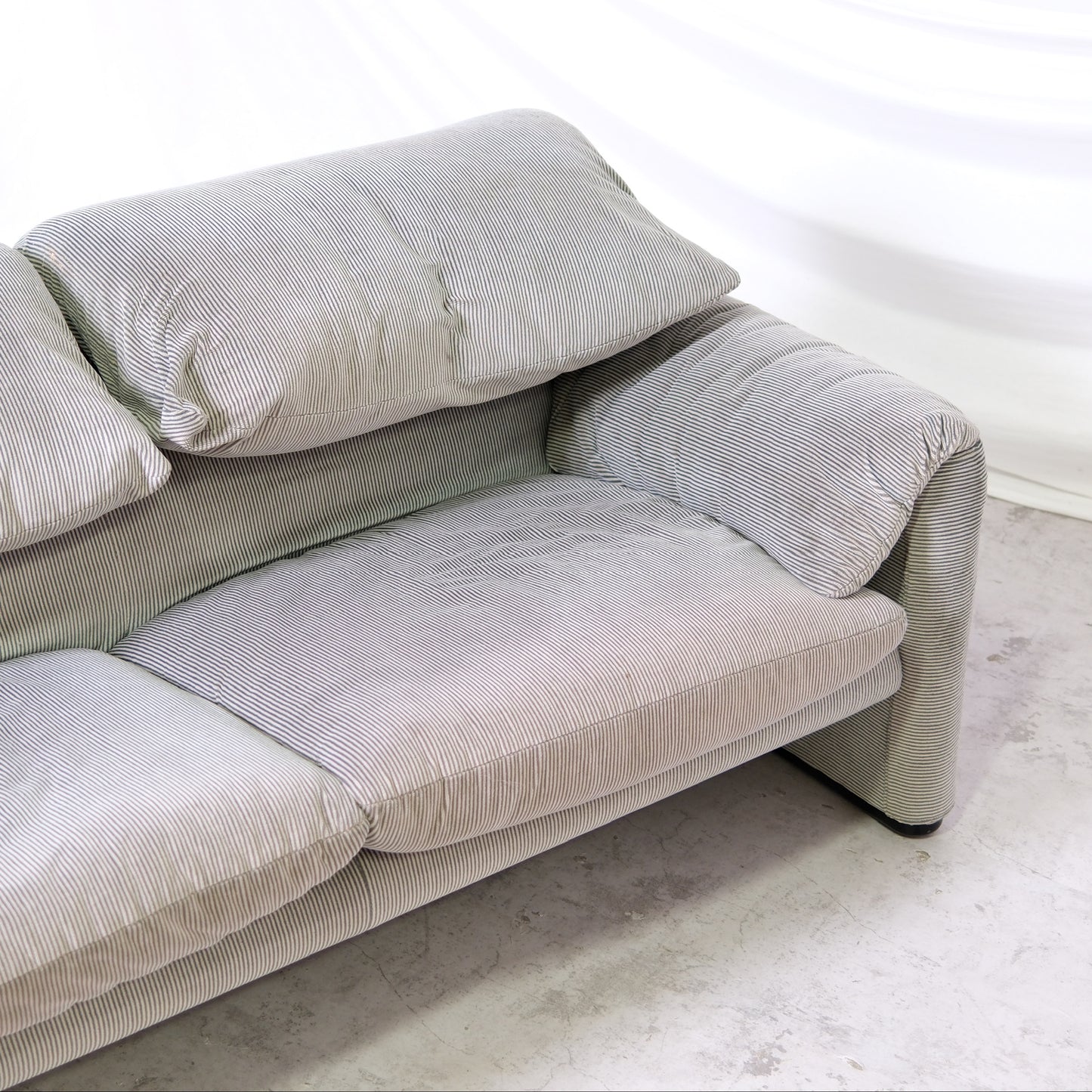 Maralunga Sofa by Vico Magistretti for Cassina