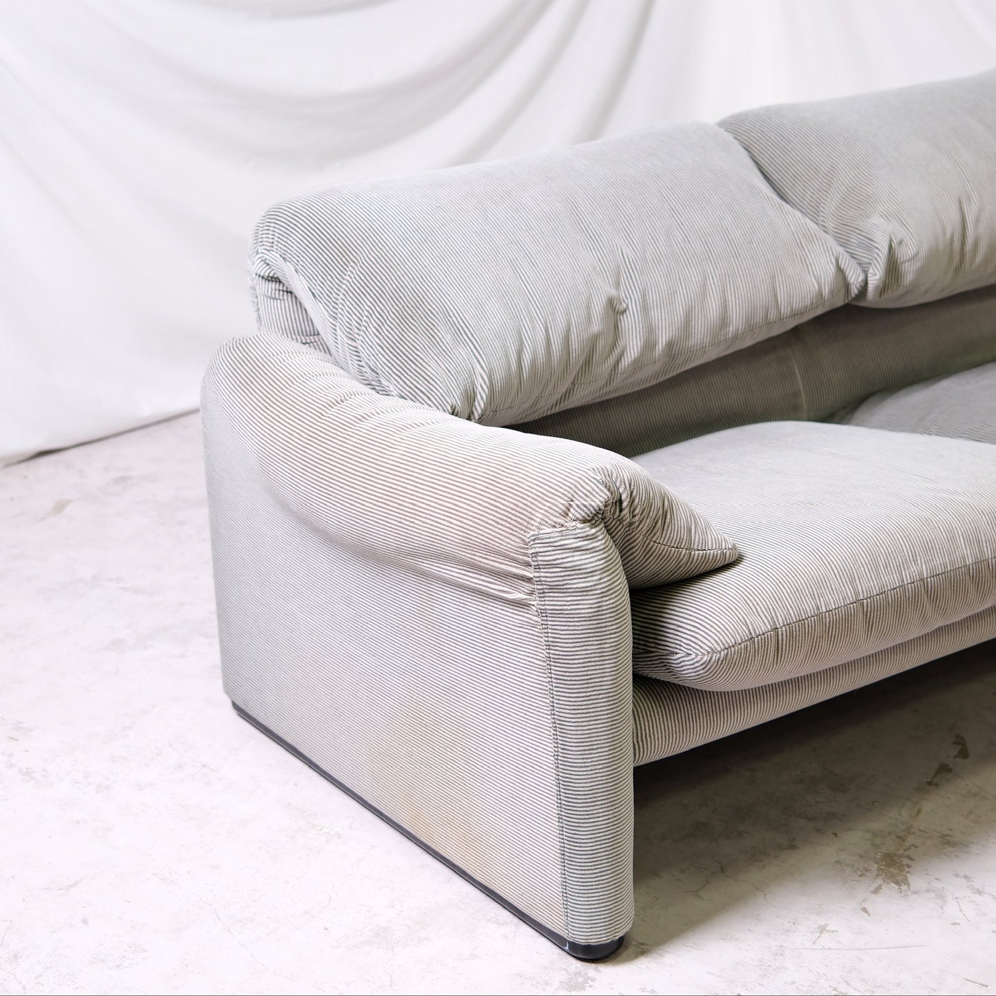 Maralunga Sofa by Vico Magistretti for Cassina