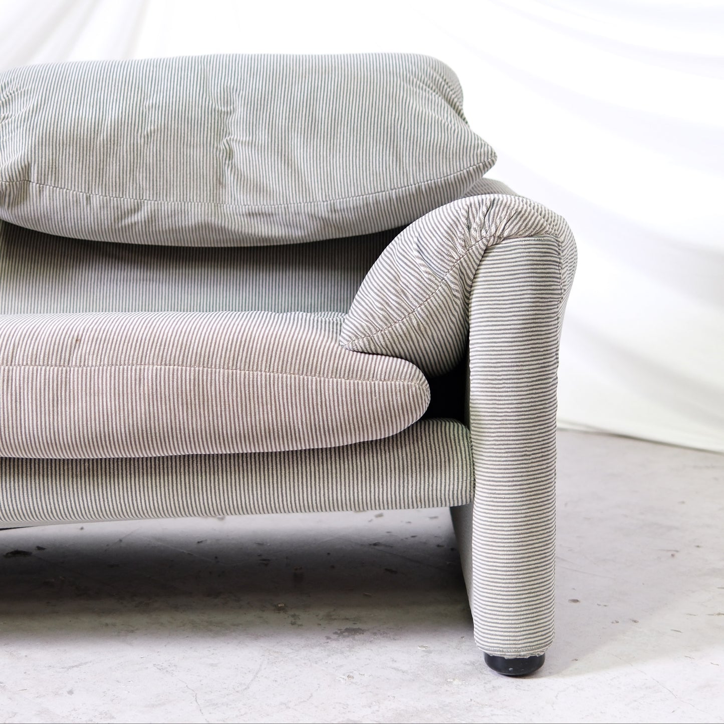 Maralunga Sofa by Vico Magistretti for Cassina