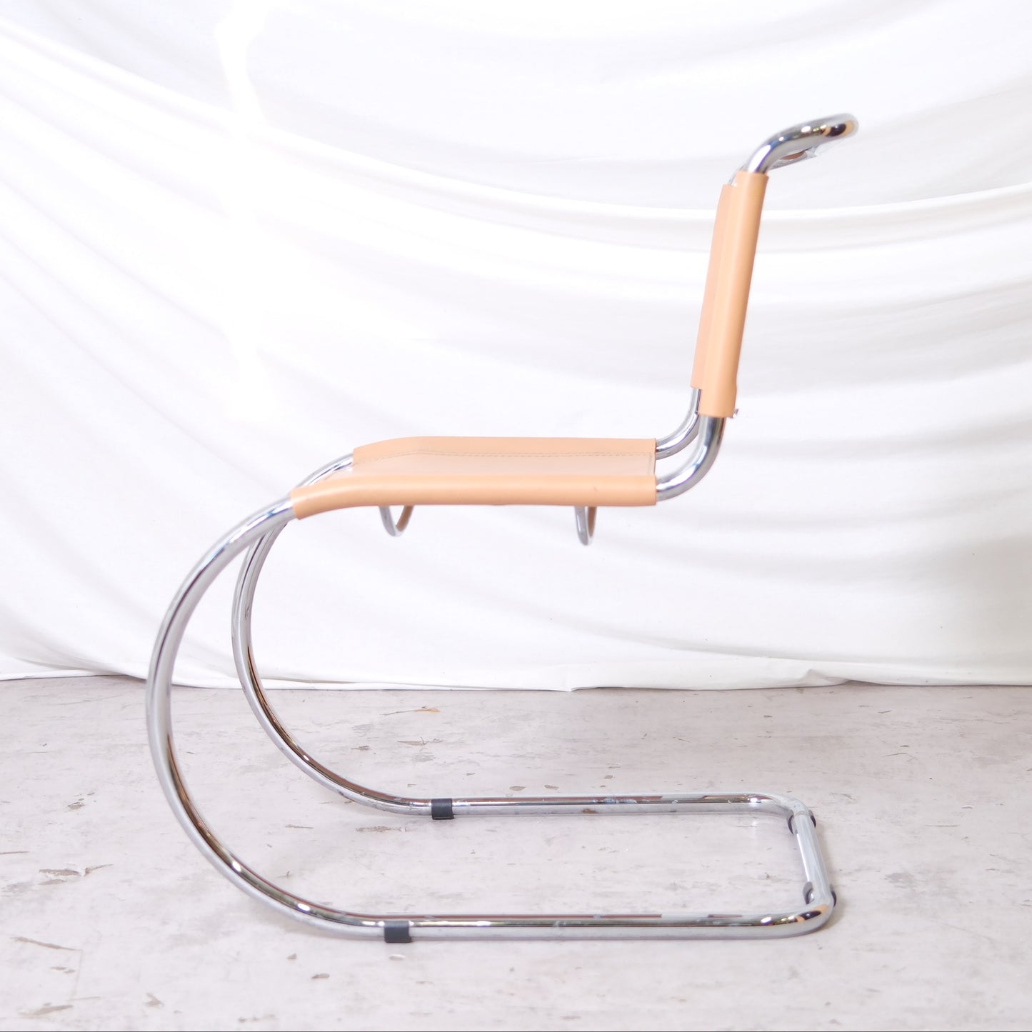 Ludwig Mies van der Rohe MR10 Chairs