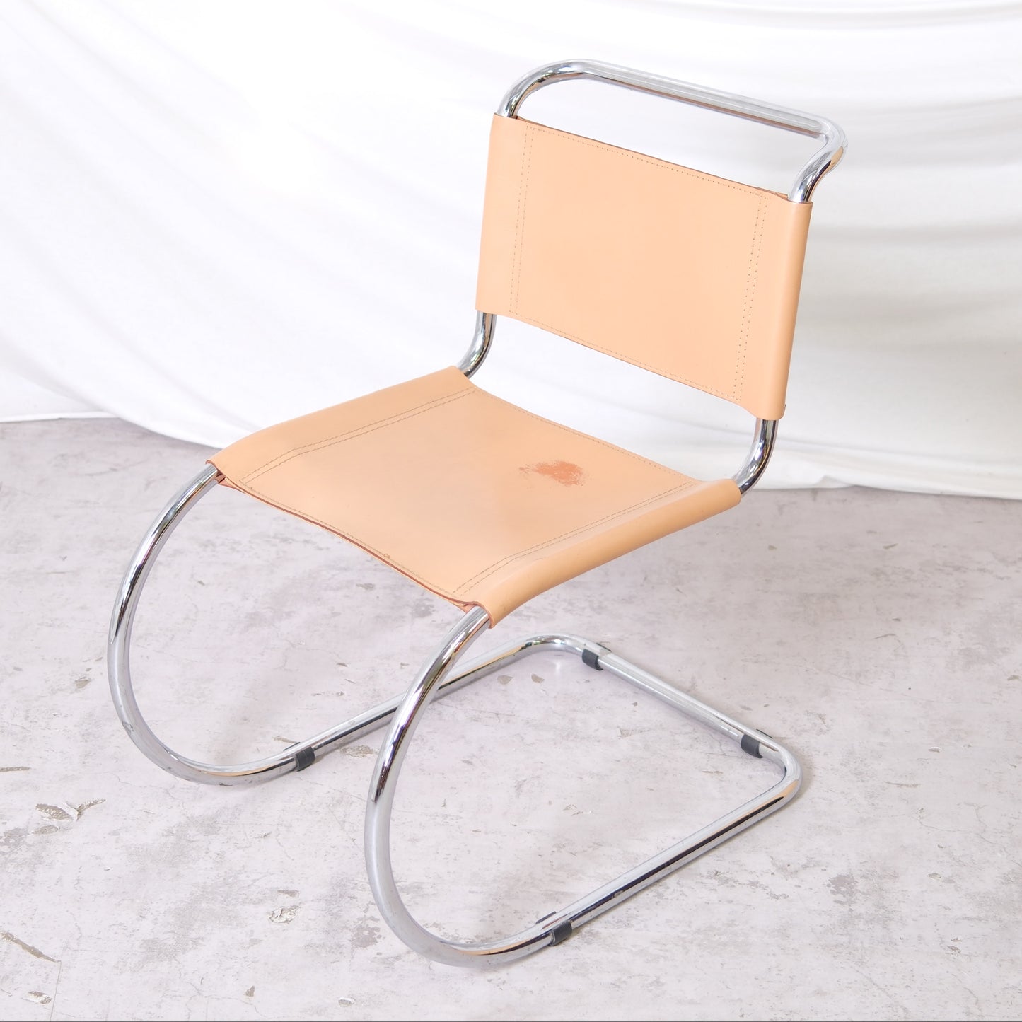 Ludwig Mies van der Rohe MR10 Chairs