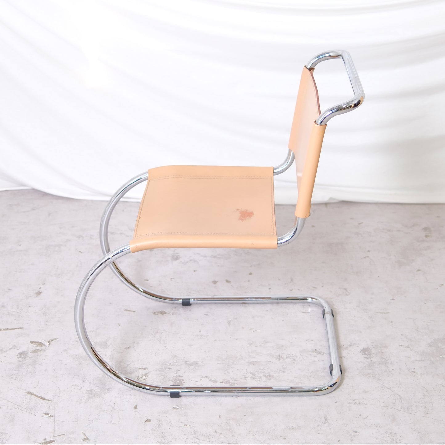 Ludwig Mies van der Rohe MR10 Chairs